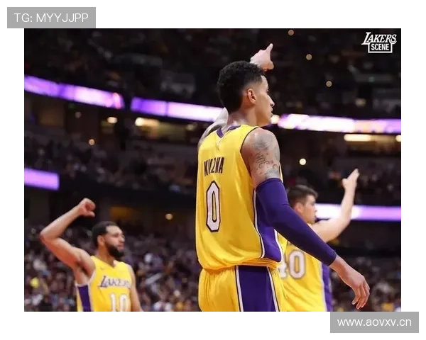 库兹马无球跑动制造空位，拉开空间效率提升